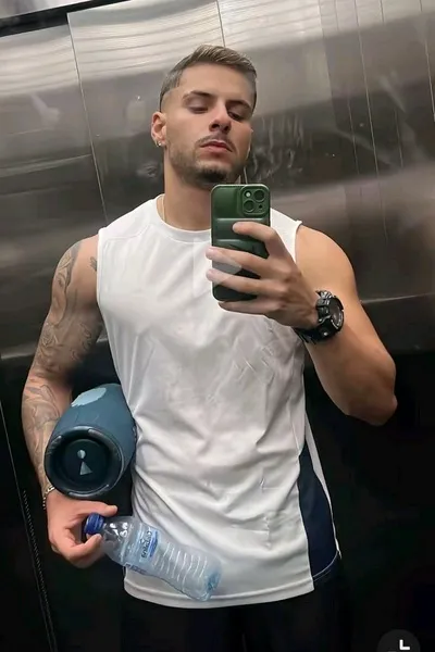 Flipped Chat AI – Чат с Arthur Carvalho 