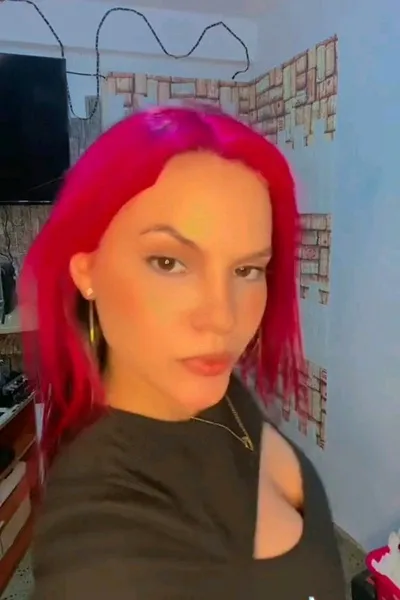 Flipped Chat AI – Chatta med Katy Morales 