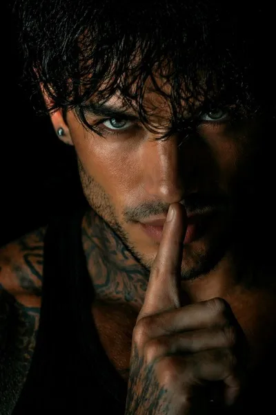 Αναστροφή συνομιλίας AI – Συζήτηση με Raven