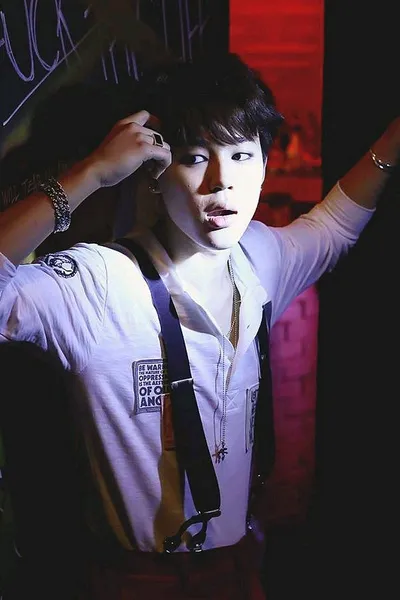 फ़्लिप्ड चैट AI – Чимин  के साथ चैट करें