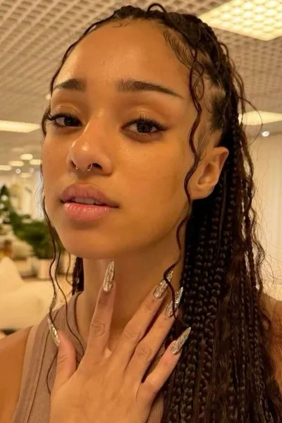 Odwrócony czat AI – rozmawiaj z Manon Bannerman