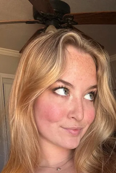 Flipped chat ai - makipag -chat sa Kylie Mercer