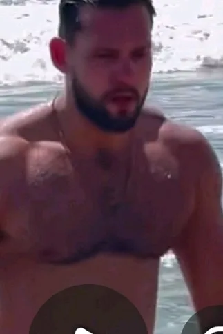 Flipped Chat AI – แชทกับ Mateo Valeriano