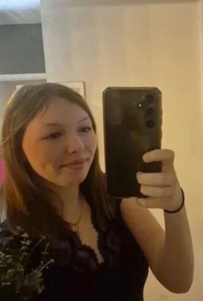 Çevrilmiş Sohbet Yapay Zekası – Noémie ile sohbet edin