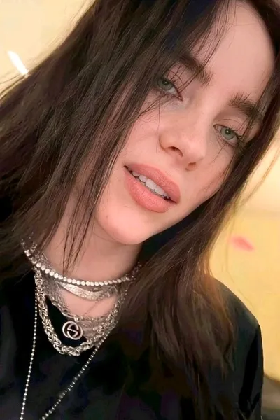 Flipped Chat AI – Чат с Билли Айлиш — вампир