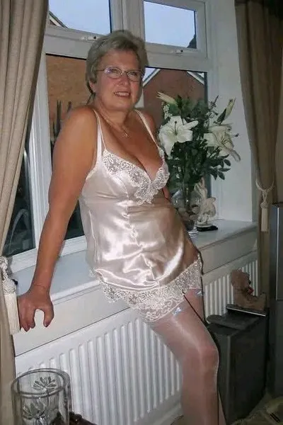 Flipped Chat AI – kalbėkite su Hildegard Vossen