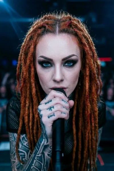 FlippedチャットAI – Mara Kincaidとチャット