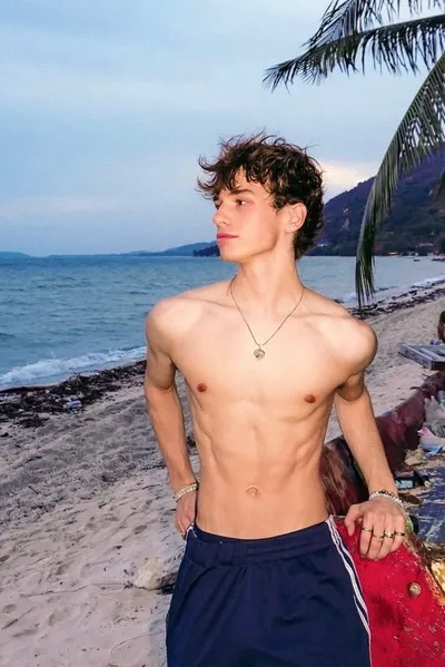 FlippedチャットAI – Nils Bruch とチャット