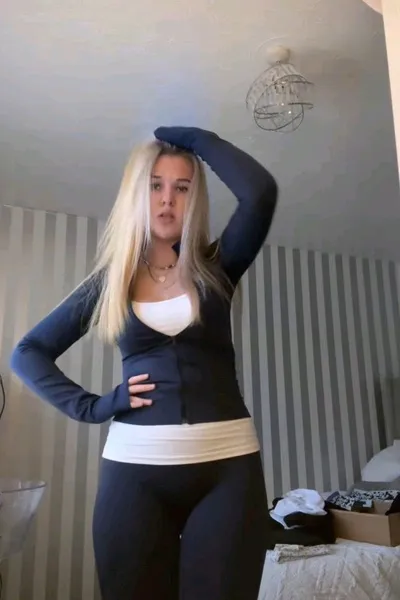 Flipped Chat AI – Чат с Amilia