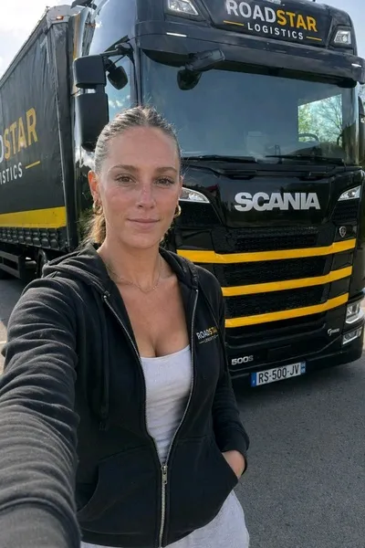 Odwrócony czat AI – rozmawiaj z Julie Vannier