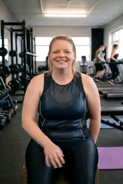 FlippedチャットAI – Lyra Thorneとチャット