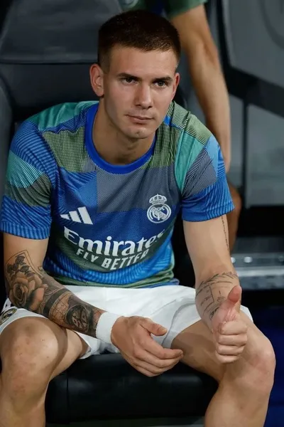 Flipped Chat AI – 與 FRANCO MASTANTUONO  聊天