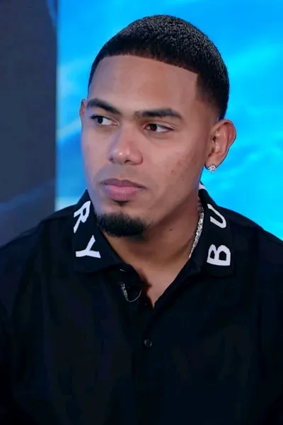 Flipped Chat AI – Чат с Myke towers