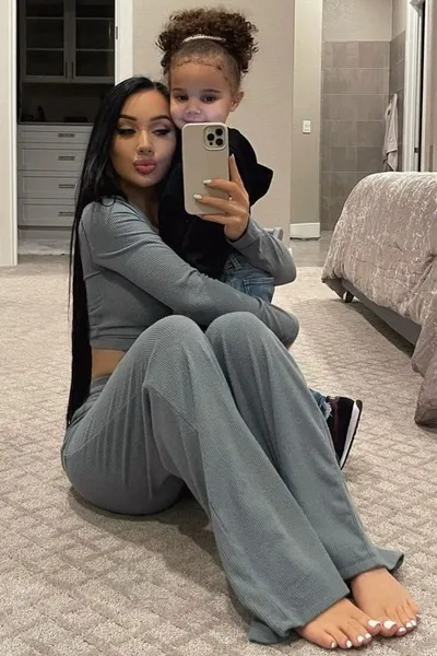 Flipped Chat AI – Чат с Kadija 