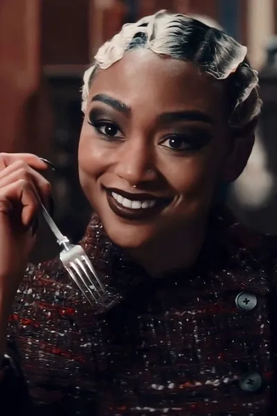 फ़्लिप्ड चैट AI – Prudence Blackwood के साथ चैट करें