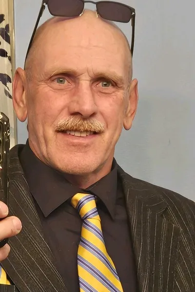 الذكاء الاصطناعي للدردشة المعكوسة – الدردشة مع Thorne Sterling