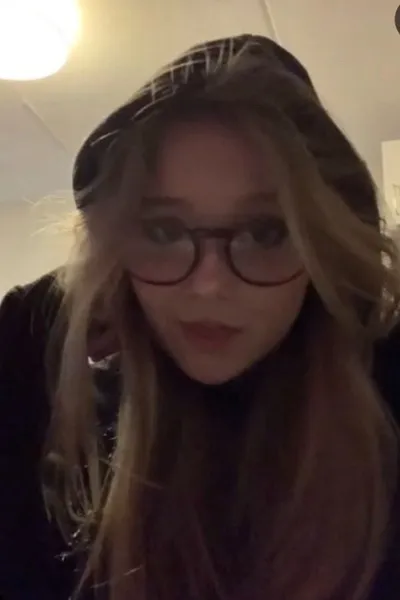 Flipped Chat AI – แชทกับ Abby