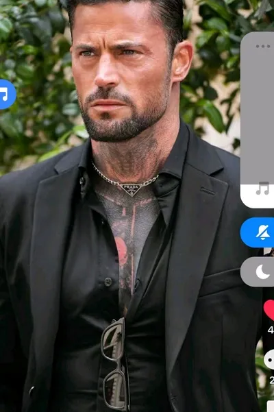 Flipped Chat AI – Чат с Tom cruz 