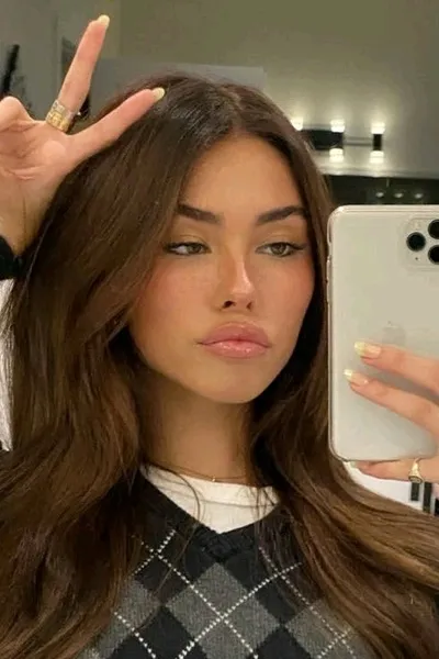 Flipped chat ai - makipag -chat sa Madison Beer