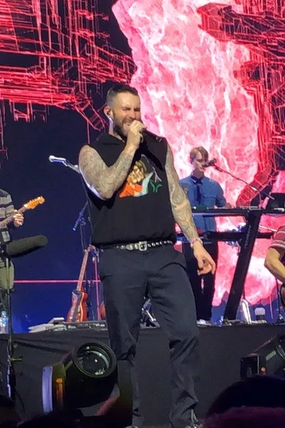 Flipped Chat AI – kalbėkite su Adam Levine 