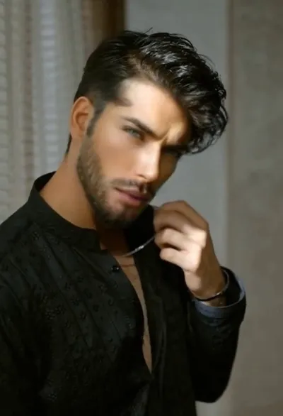 Flipped Chat AI – Чат с Elias Thorne Vance