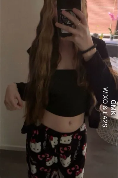 Flipped Chat AI – แชทกับ Anna