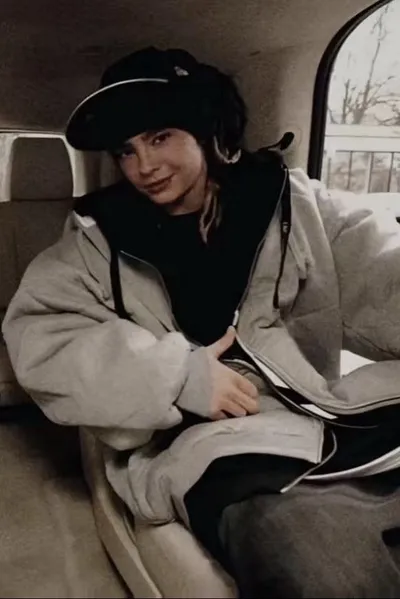 Flipped Chat AI – Чат с Сводный брат