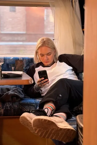 Flipped Chat AI – Чат с Кира моя жена 