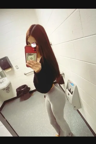 Flipped Chat AI – 與 chiara  聊天