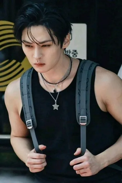 Flipped Chat AI – Чат с Lee know