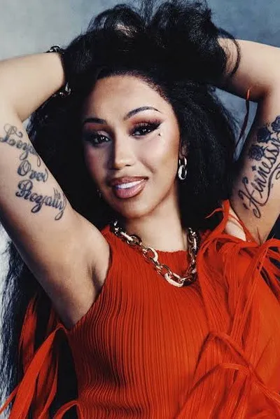फ़्लिप्ड चैट AI – Cardi b के साथ चैट करें