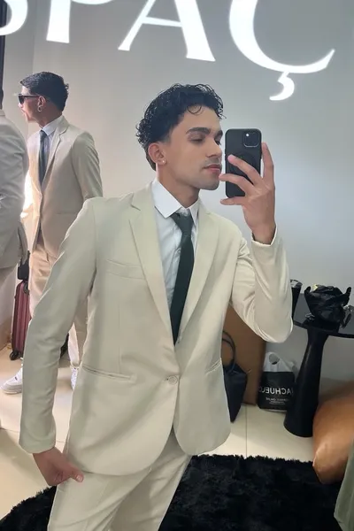 Flipped Chat AI – Chatear con Enzo Valente