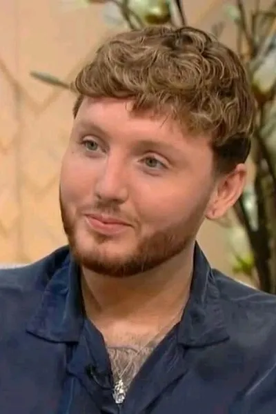 Flipped Chat AI – Чат с James Aida