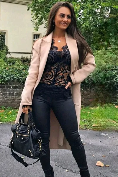 FlippedチャットAI – Natalie Hartensteinとチャット