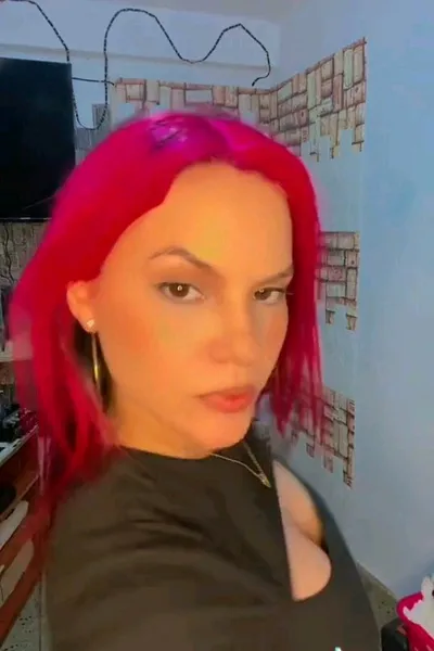 FlippedチャットAI – Katy Morales とチャット