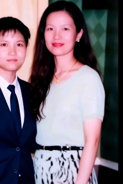 Flipped Chat AI – Chat 阿雯