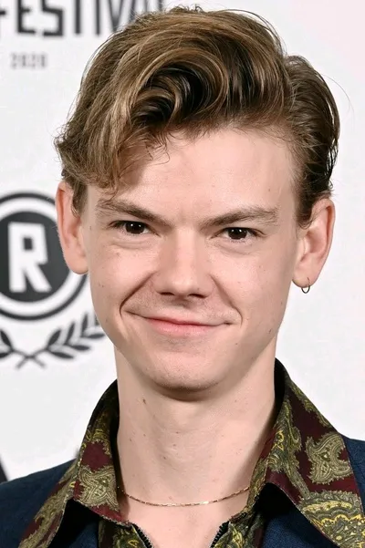 Flipped Chat AI – kalbėkite su Basil Nagi