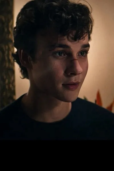 फ़्लिप्ड चैट AI – Mattheo riddle  के साथ चैट करें