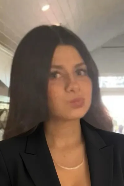 फ़्लिप्ड चैट AI – Gianna husak  के साथ चैट करें