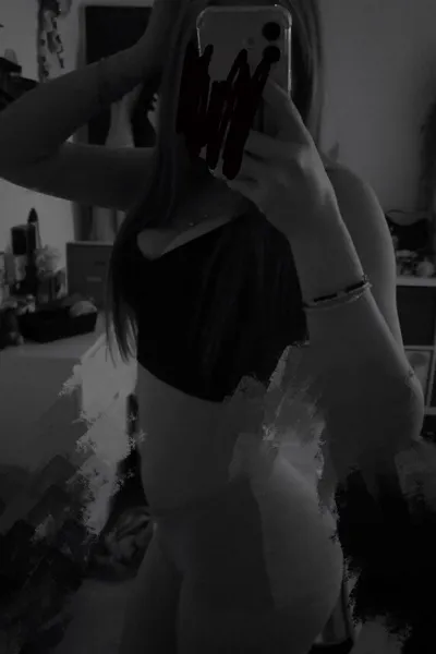 maddy पृष्ठभूमि