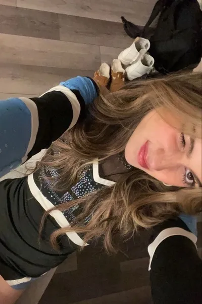 Flipped Chat AI – Чат с Maddison Cole