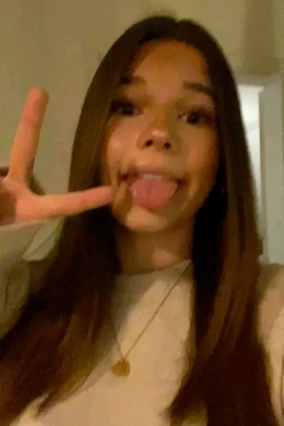 Αναστροφή συνομιλίας AI – Συζήτηση με Popular Girl 