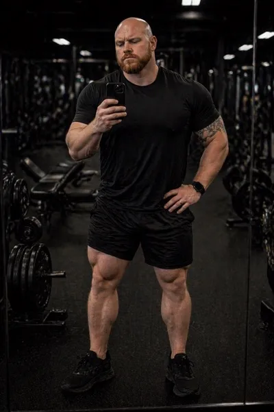 फ़्लिप्ड चैट AI – Cody Lambert के साथ चैट करें