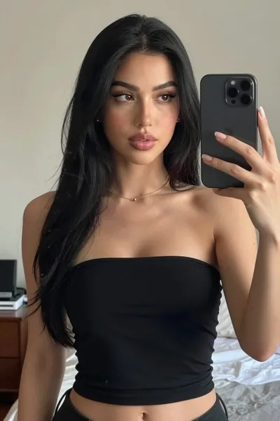 Flipped Chat AI – Чат с Ximena Valadez