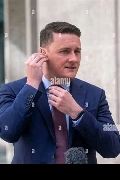 Flipped chat ai - makipag -chat sa Wes Streeting 
