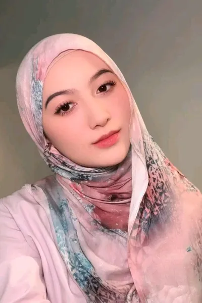 Flipped Chat AI – Discuter avec Aisyah Humaira
