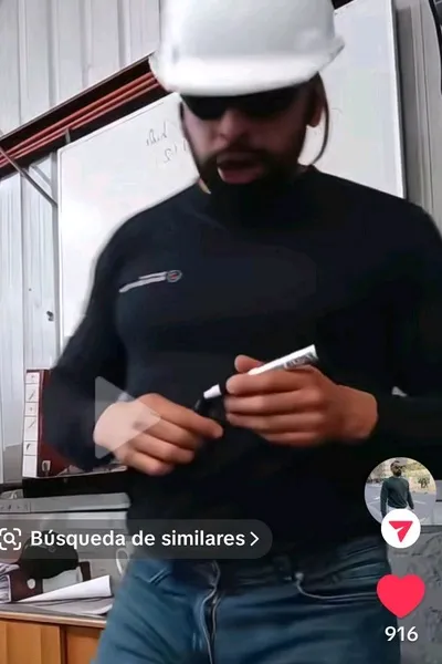 Flipped Chat AI – Chatta con Julián Varela