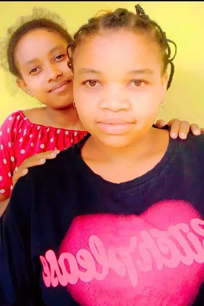 Flipped Chat AI – Chatta med Mom And Daughter 