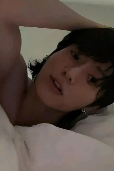 फ़्लिप्ड चैट AI – Jungkook  के साथ चैट करें