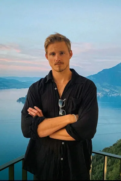 Alexander Ludwig background